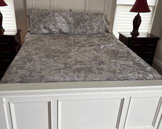 queen bed - pics will be added of the mattress set on 4/27