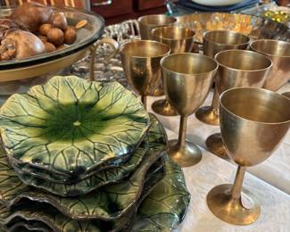 These green plates ha! ng so pretty