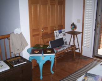 PLANT STAND, MAPLE BENCH, PAINTED TABLE & BOOKS