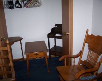 MAPLE STAND, WASH STAND & 1930s LAMP TABLE