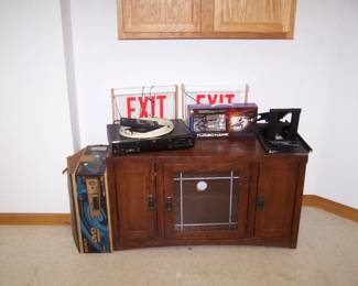 BETTER VIEW OF THE TV STAND