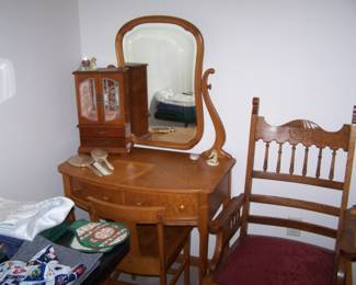 BIRD'S EYE VANITY & JEWELRY BOX