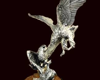 Eagle sculpture 