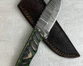 Damascus Steel Fixed Blade Knife w/ Sheath