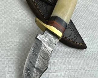 Damascus Steel Fixed Blade Knife w/ Sheath