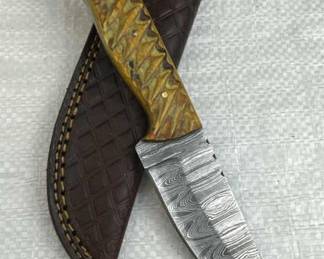 Damascus Steel Fixed Blade Knife w/ Sheath