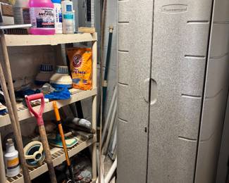 Pool supplies, RUbbermaid storage 