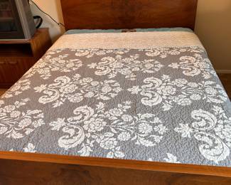 gray and white bedspread