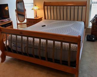 queen size wood and iron bed