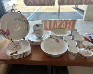 Dutch Garden Dishware Set