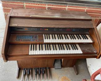 Lowery Organ
