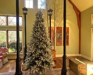 Set of 4 Black Outdoor Lamp Posts and Christmas Tree