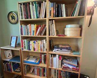 Light Wood 5-Shelf Bookcase