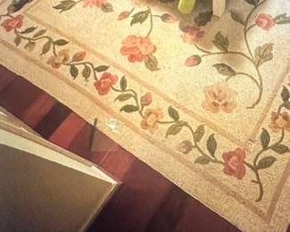Hand tufted floral, French/Aubusson style.  Wool pile, ivory field & soft pink floral desk with green leaves 7’10”x10’