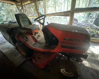 Kubota G2160 Riding Lawn Mower