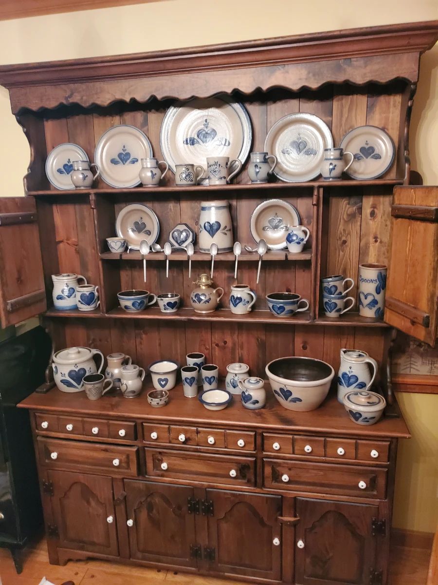 Habersham Primitive Pine Spoon hutch