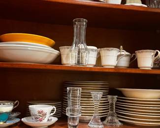 Mikasa Grand like china set