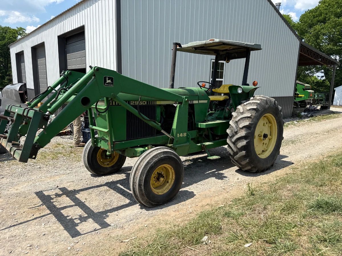 JOHN DEERE TRACTOR
