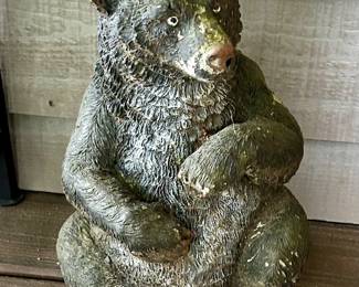 Garden Bear statue