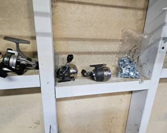 Fishing reels