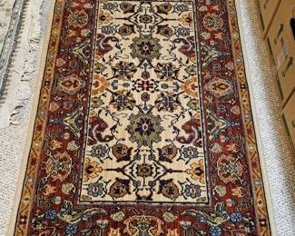 Karastan English Manor Stratford fringed rug.