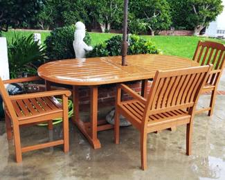 Gloster solid teak expanding to 8 feet patio set
