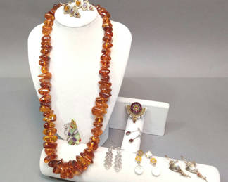 Lot 177: Vintage Artsy Costume & Sterling Jewelry (10+dwt)