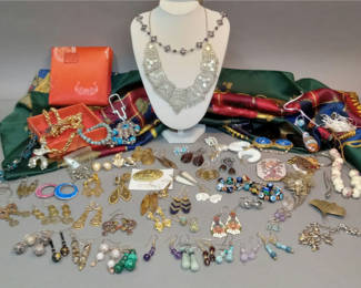 Lot 187: Vintage Costume Jewelry
