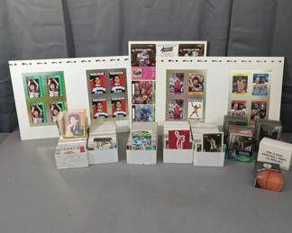Lot 334: Trading Cards - Football / Hockey / Basketball