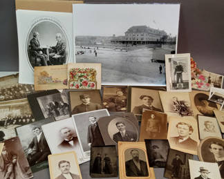 Lot 356: Antique Photos