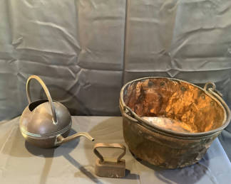 Lot 221: Vintage Metal Decor