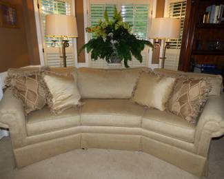 IMPECCABLE CURVED SOFA