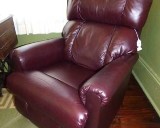 LEATHER LA-Z-BOY RECLINER