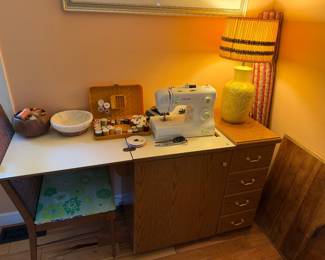 Singer Sewing Machine  Esteem II, With Mid Century Cabinet