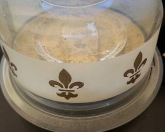 Mid Century Cake Carrier, Fleu De Lis 