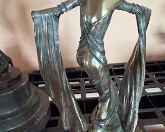 Poly Resin "Lady Viola" Veronesse Design