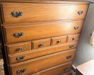 Chest of drawers