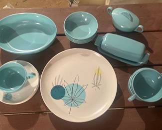 Sent a turquoise Millmac dishes
