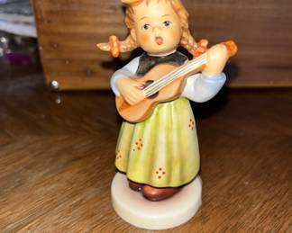 Vintage Goebel Hummel Strum Along Figurine #557 Exclusive Club 