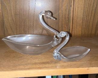 Pair of vintage Duncan and Miller Swan dishes