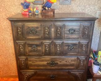 Chest of drawers