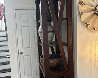 Side view of display shelf