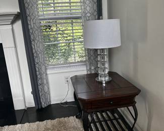 End table. Lamp