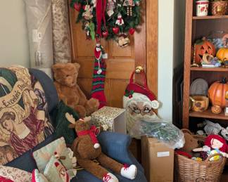 Christmas plushies, misc.