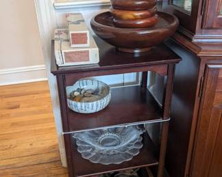 wood salad bowls and serving pieces