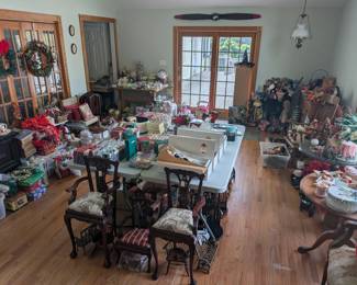 doll items & holiday decor