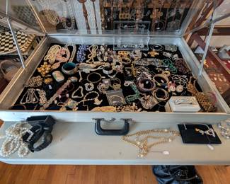 costume & fine jewelry