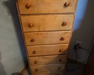 Pine Tall Dresser with Round Knobs