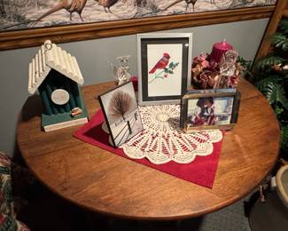 Decorative Birdhouse and Doily Collection
