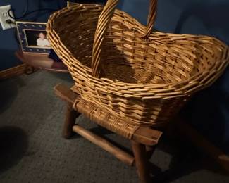 Heart Shaped Wicker Picnic Basket with Wooden Stand
